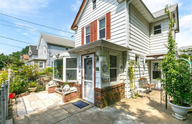 226 Jefferson  Ave - 226 Jefferson Avenue, Mineola, NY 11501