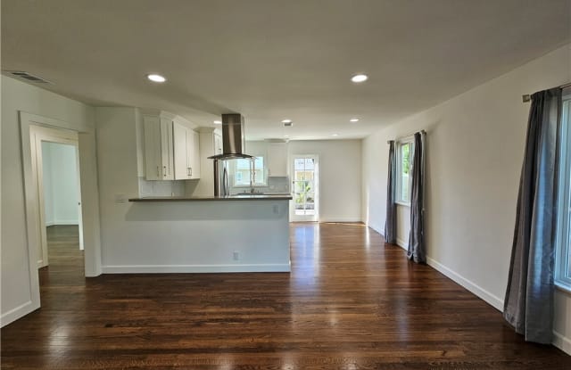 527 N Niagara Street - 527 North Niagara Street, Burbank, CA 91505