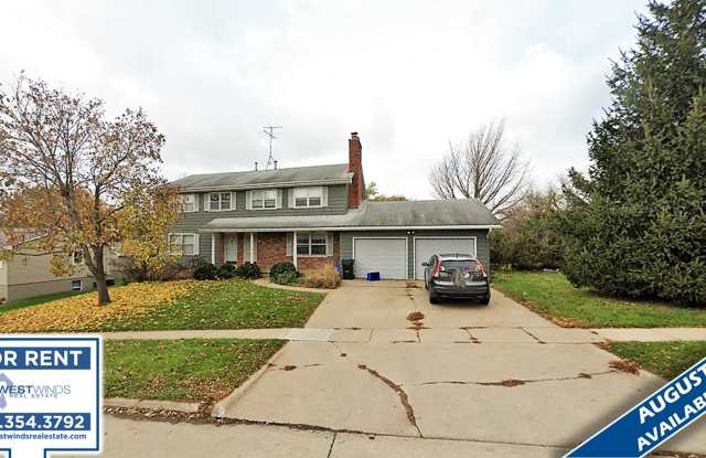 $2,200| 4 Bedroom, 2.5 Bathroom Multi Floor Duplex | No Pets | Available for August 1st, 2027 Move In! Gallery 1