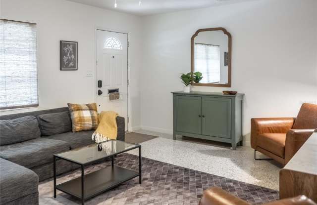 725 S WILSON AVENUE photos photos