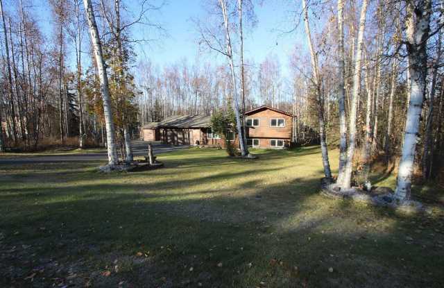 4 Bedroom Chugiak Home on an Acre! Gallery 4