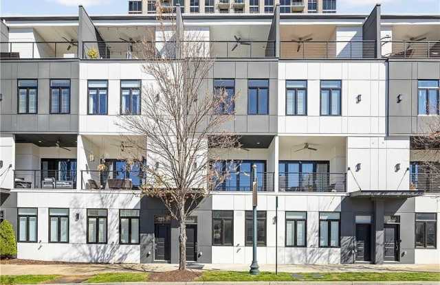 223 16th Street NW unit: 8 photos photos