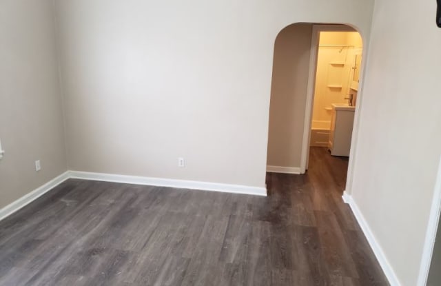 123 Walnut St 6 - 123 North Walnut Street, Chaska, MN 55318