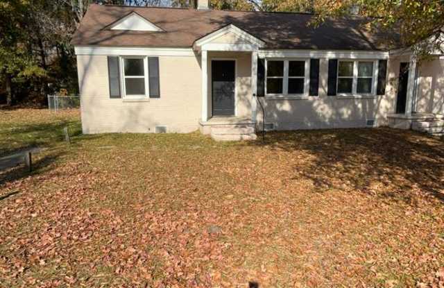 Renovated Three Bedroom/One Bath Duplex - 411 Loring Drive, Sumter, SC 29150
