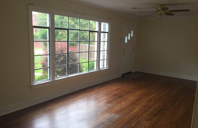 1103 Bellevue Pl Gallery 4