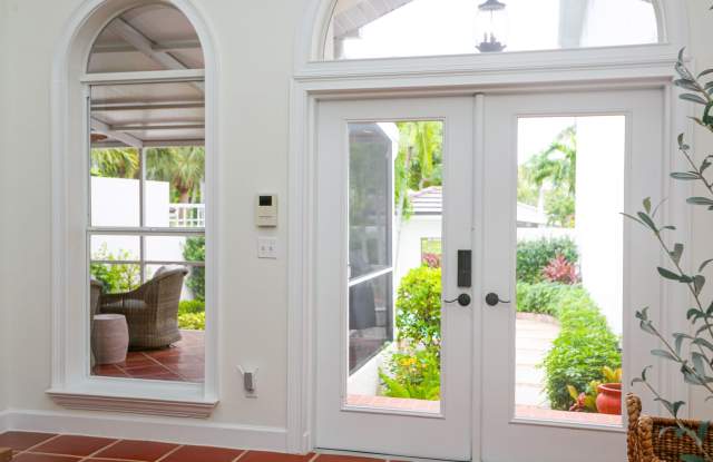 ***OLD NAPLES ***NEW PICTURES TO COME***FULLY FURNISHED RENTAL***WALK TO THE BEACH*** Gallery 4