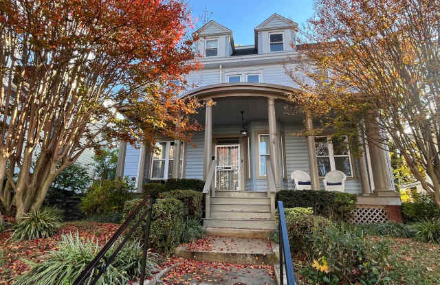 Brookland Grand 4917 sqft 8bd 3.5bth Home | Huge Front Porch | Large Back Yard photos photos