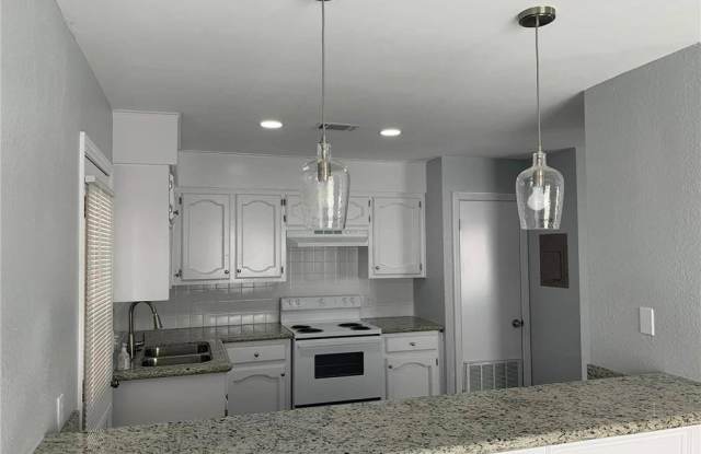 1805 Jason Avenue photos photos