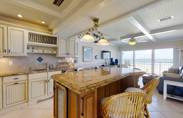 4849 Saxon Dr Gallery 2