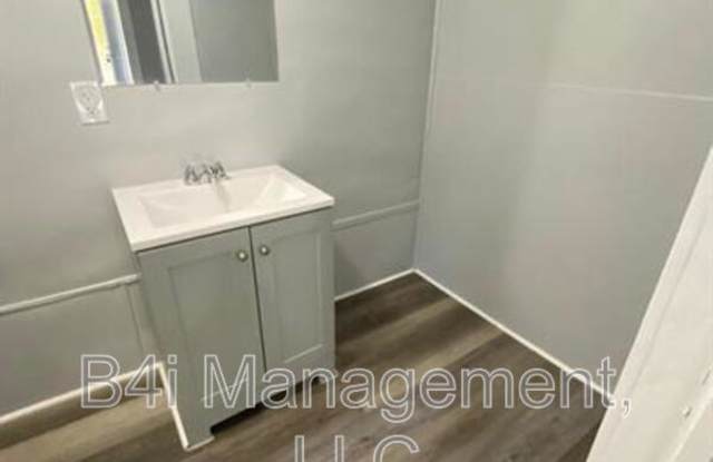 110 W Mitchell St photos photos