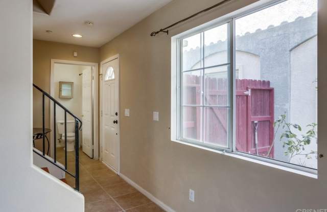 13775 Glenoaks Boulevard Gallery 4