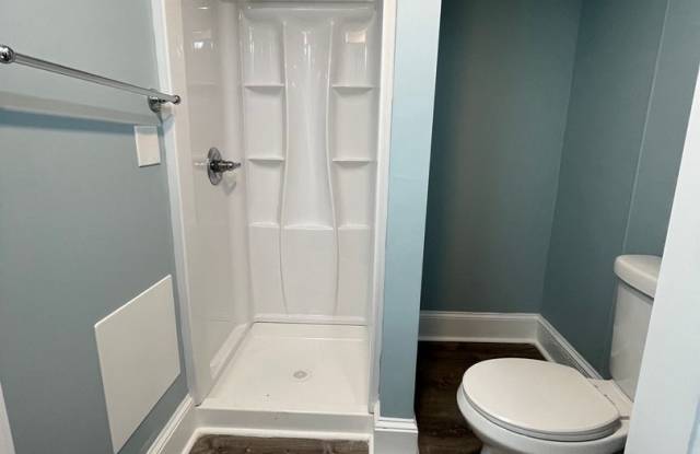 Gorgeous Studio, Second-floor! Apartment in quiet Pittsfield Street Gallery 3