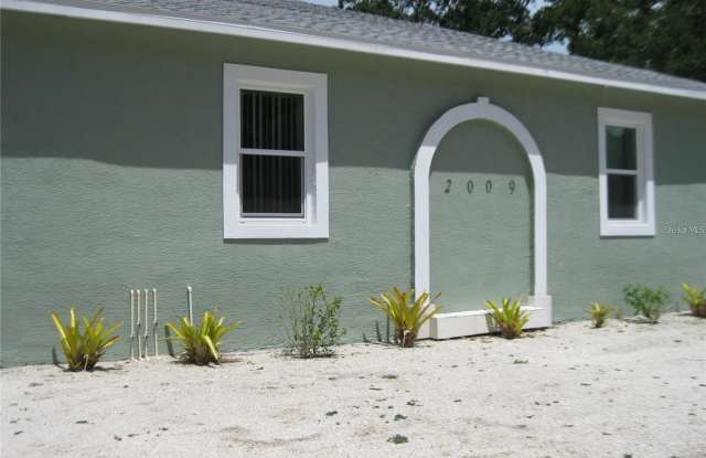2009 COCOANUT AVENUE - 2009 Cocoanut Avenue, Sarasota, FL 34234