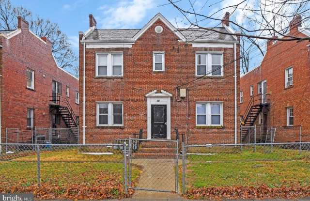 449 MELLON Street SE unit: 1 photos photos