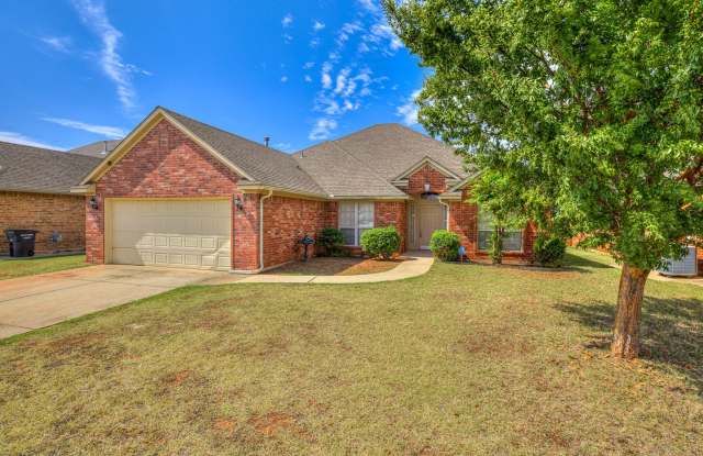 Three bedroom + Formal Dinning home in Rock Creek (with Pool in the Addition)- Moore Schools - 1009 Kelsi Drive, Moore, OK 73160