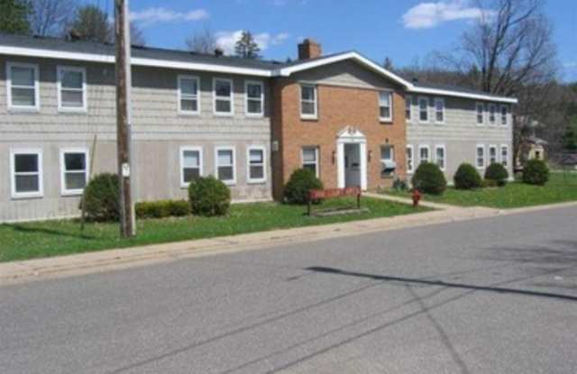 805 Vine Ct Gallery 1