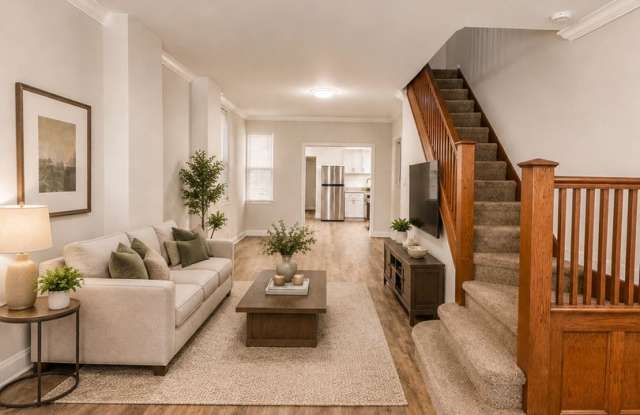 3-Bedroom Harrowgate Townhouse with Large Backyard photos photos 3-Bedroom Harrowgate Townhouse with Large Backyard photos photos