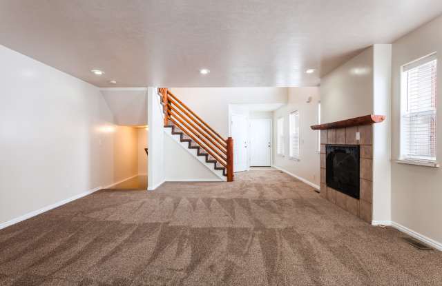 Spacious 3-Bedroom Mountain Home in Summit Park Gallery 3