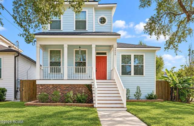 4529 Duplessis Street Gallery 1