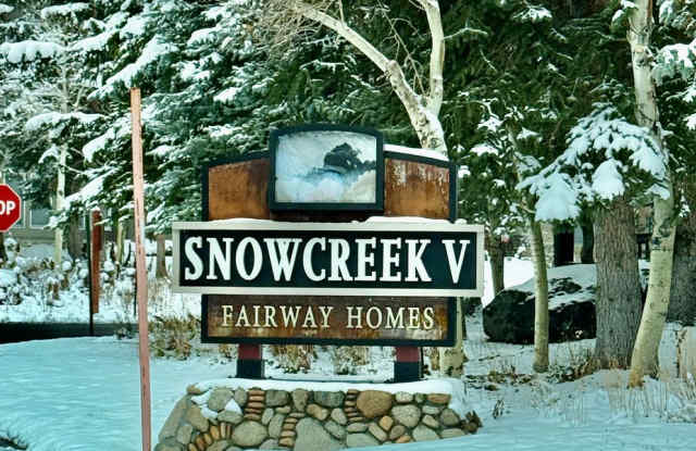 Snowcreek V – Stunning 4 Bed, 3 Bath Corner Unit - 734 Fairway Circle, Mammoth Lakes, CA 93546