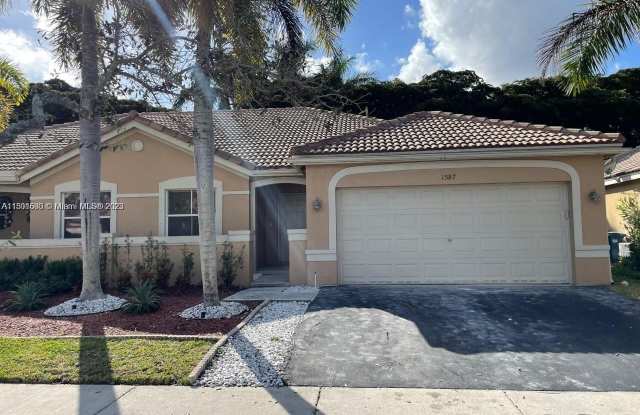 1587 ZENITH WY - 1587 Zenith Way, Weston, FL 33327