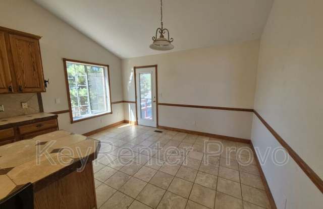 75 S Astor Lane photos photos