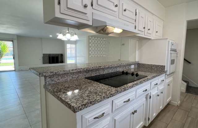 **Move In Special 2 weeks FREE!!!!**5301 Demaret Ave Unit 13 - SOLAR! Beautifully remodeled Townhome in SW Bakersfield! - 5301 Demaret Avenue, Bakersfield, CA 93309