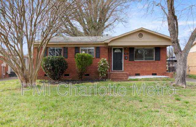 4717 Monmouth Dr - 4717 Monmouth Drive, Charlotte, NC 28269