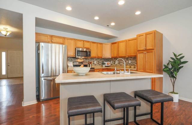 Beautiful Saratoga Springs Townhome for rent! Gallery 4