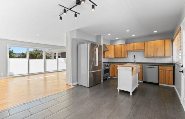 2510 Southwest Portland Court Gallery 2