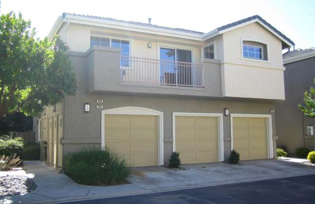 Refreshed Townhome close to Kaiser and Palmia Park Gallery 3