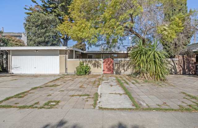 961 Colonial Ln photos photos