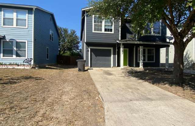 Spacious 4 Bed / 2.5 Bath Home - 6215 Austin Valley, San Antonio, TX 78242