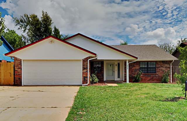 Beautiful 3 Bedroom 2 Bath Home with Storm Shelter - Moore Schools photos photos
