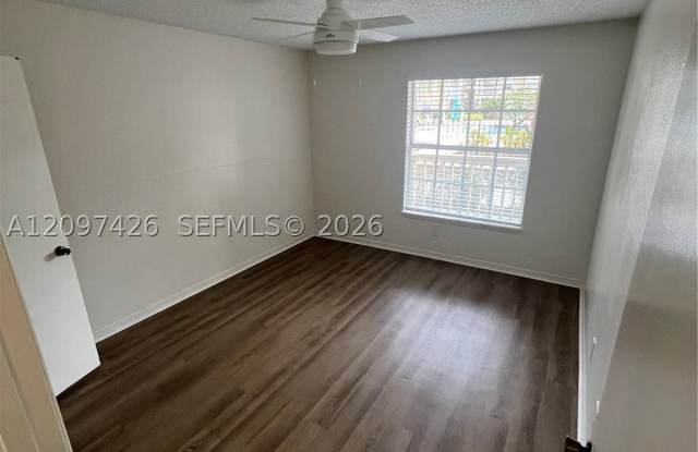 1055 S Hiawassee Rd Gallery 4