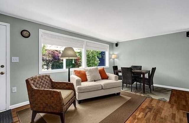 2320 N 80th St - 2320 North 80th Street, Seattle, WA 98103