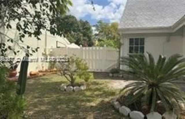 2731 Cypress Ave photos photos