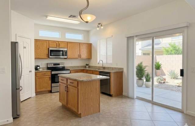 4264 E BAYLOR Lane Gallery 2