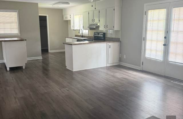 2150 Estaline Drive Gallery 3
