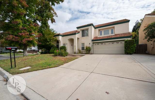 Updated 3-Bedroom Woodward Lake Home with Bonus Room & Resort-Style Community Amenities Gallery 3