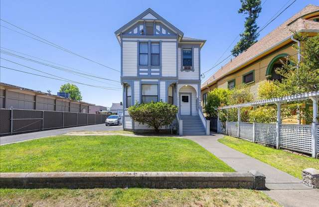 1541 Bay St. #5 - Studio | 1 bath | Upper unit photos photos
