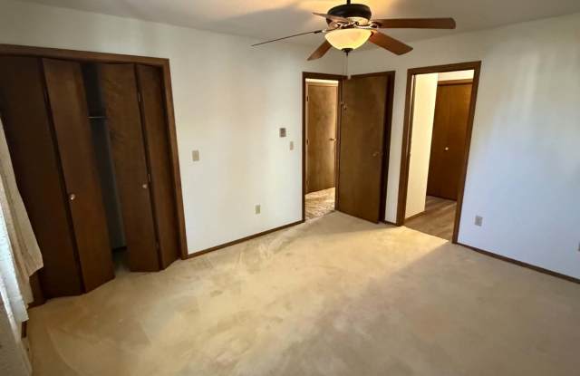 317 3rd Avenue Southeast - 2 Gallery 3