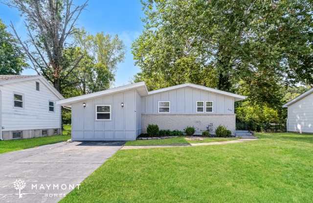 606 Holiday Avenue - 606 Holiday Avenue, Hazelwood, MO 63042
