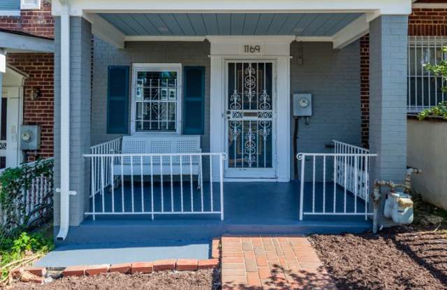 Trinidad Rowhome | 2 Bed | 1 Bath | 800 Sf | Large Fenced-In Front Porch & Fenced-in Backyard | 2 Parking Spaces photos photos