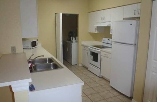 Very well-maintained 2-bedroom, 2-bath, 1st floor home in Bonita Springs Gallery 3