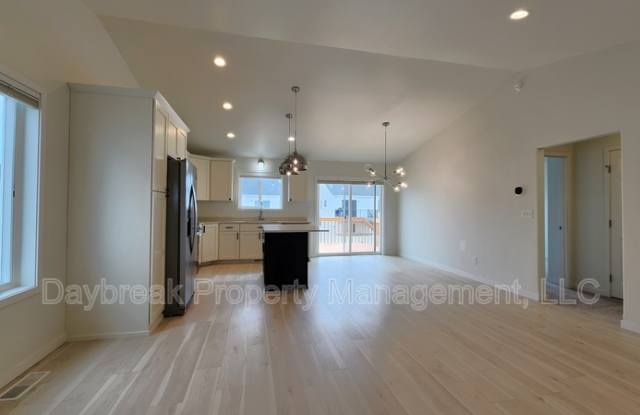 2584 66th Avenue South Gallery 3