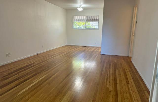 2 bed/1.5 bathroom in downtown Walnut Creek Gallery 1