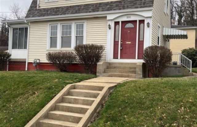 201 Hollywood Boulevard photos photos