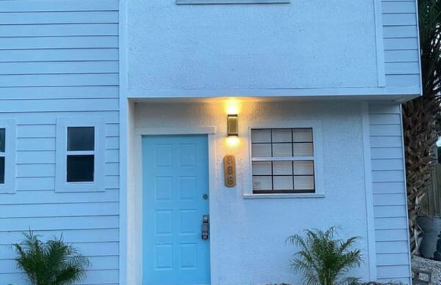 888 8th Ave S - 888 8th Avenue South, Jacksonville Beach, FL 32250