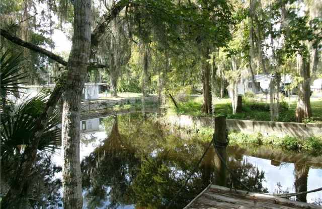 628 S Crabtree Point Gallery 1